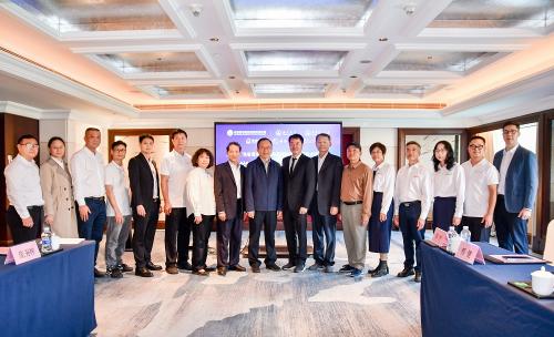 立异驱动开展，，，专家智启未来